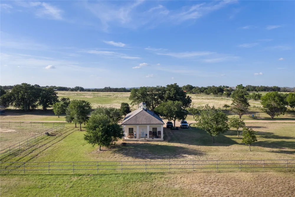 4900 Goehmann Lane Fredericksburg, TX 78624