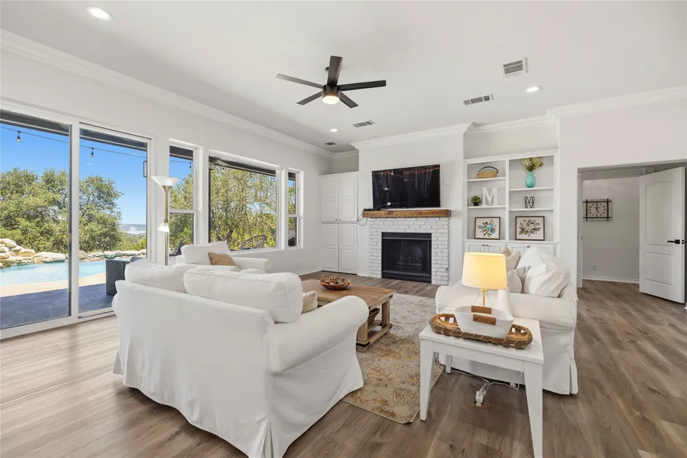 3400 Serene Hills Court Austin, TX 78738
