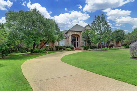 3105 Lacevine Lane