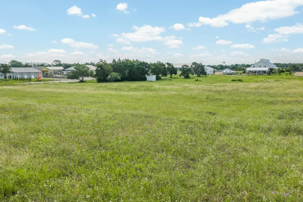 109 Compound Lane Round Top, TX 78954