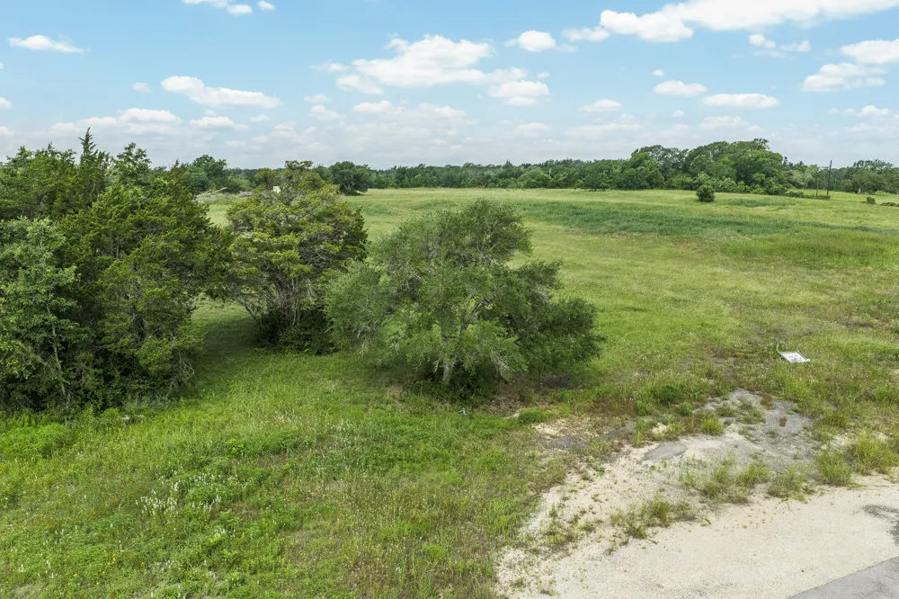109 Compound Lane Round Top, TX 78954