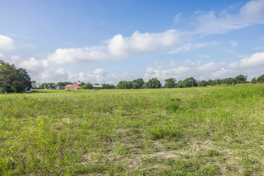 109 Compound Lane Round Top, TX 78954