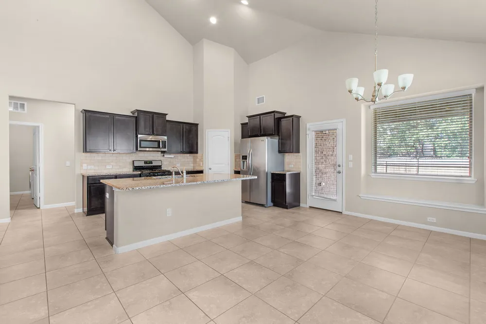 2437 Lyla Lane Leander, TX 78641