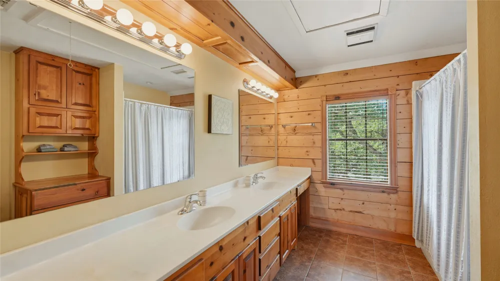 800 Woodcreek Ranch Road Wimberley, TX 78676