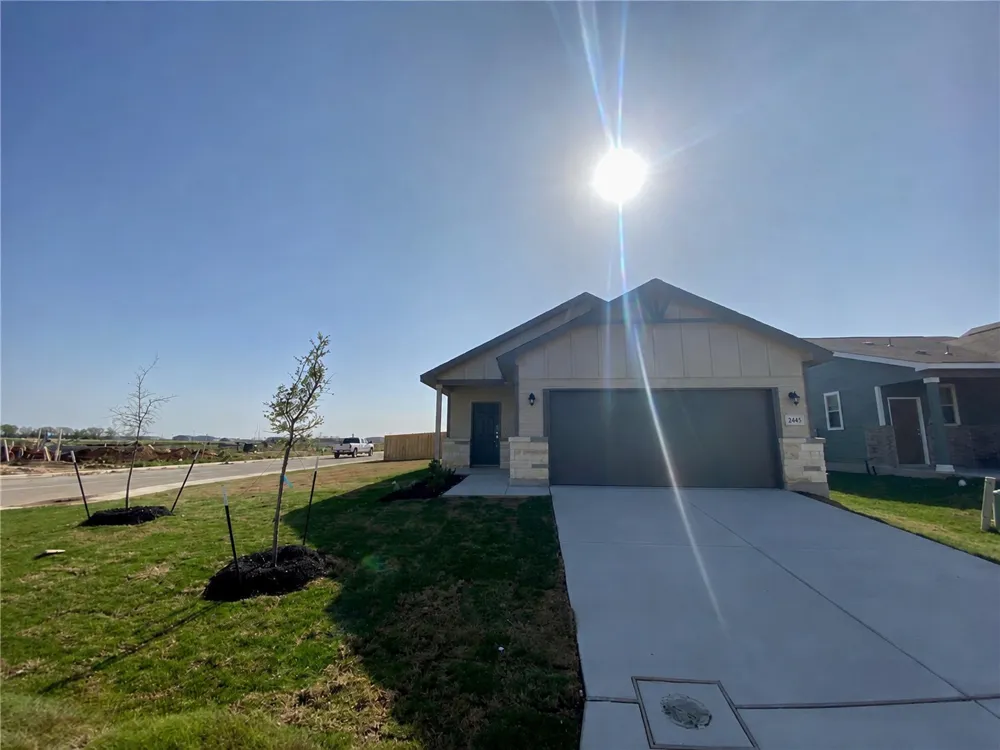 2445 Ayers Drive Seguin, TX 78155