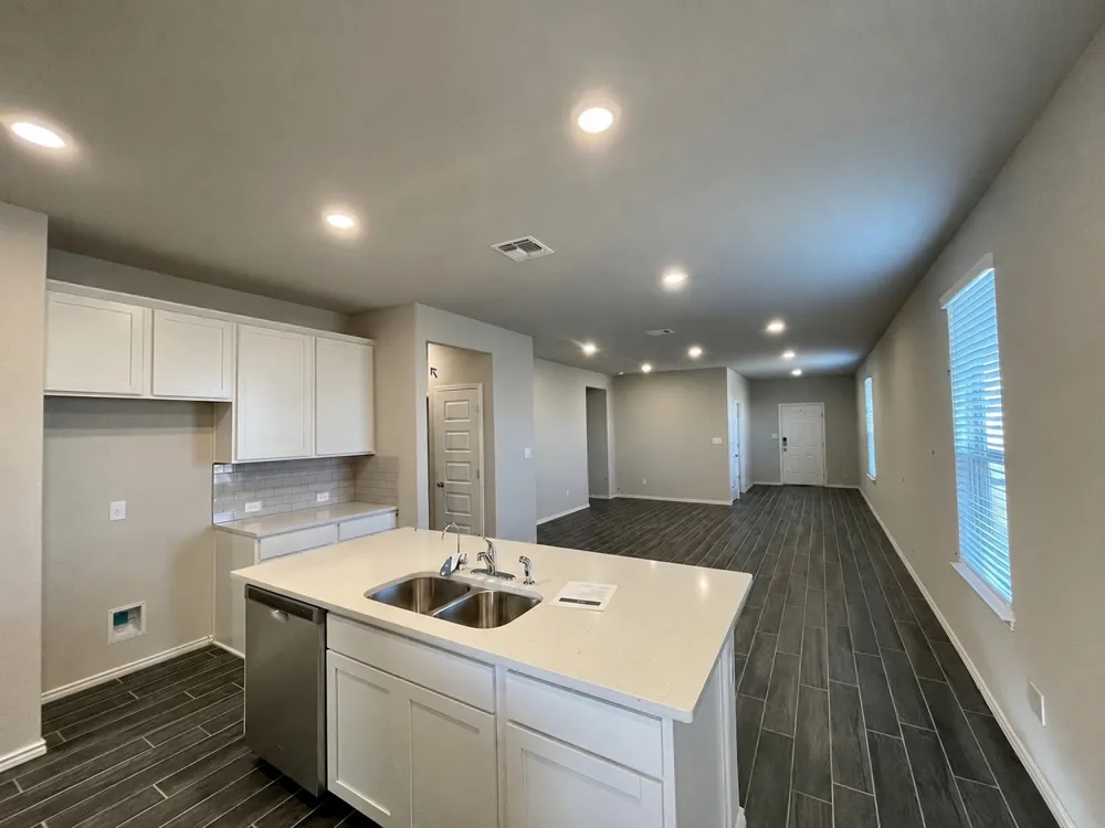 2445 Ayers Drive Seguin, TX 78155