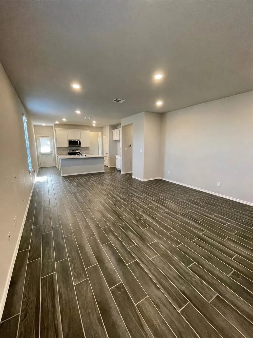 2445 Ayers Drive Seguin, TX 78155