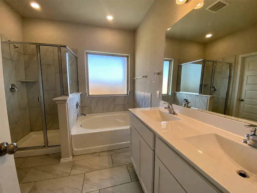 2445 Ayers Drive Seguin, TX 78155
