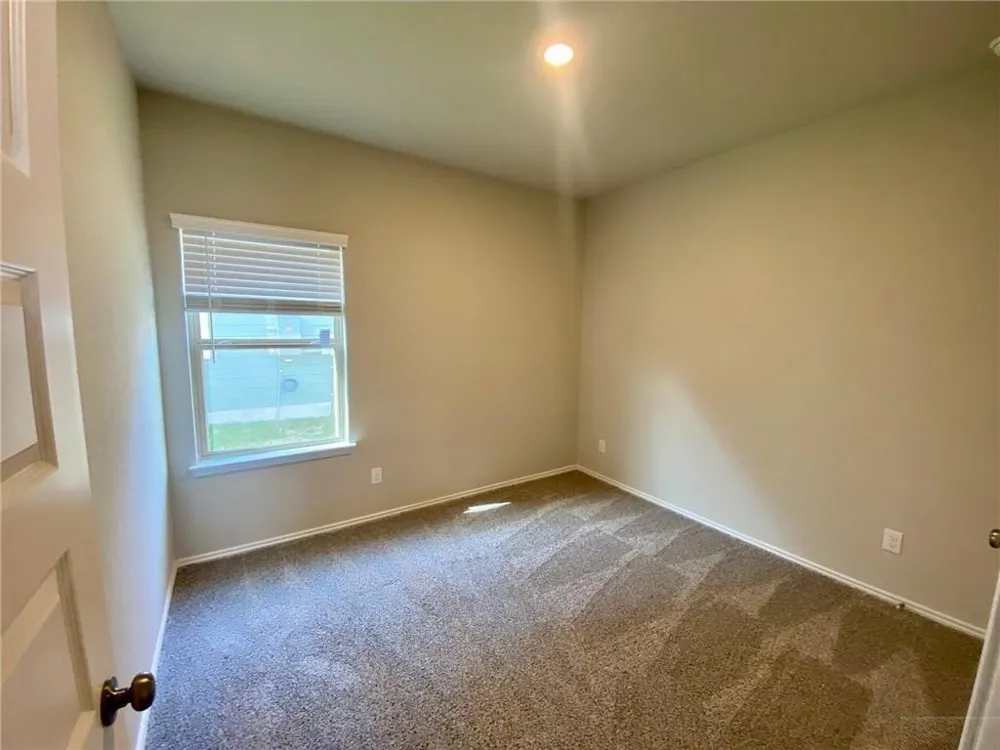 2445 Ayers Drive Seguin, TX 78155