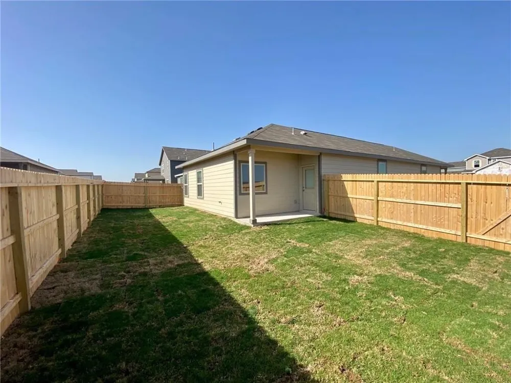 2445 Ayers Drive Seguin, TX 78155