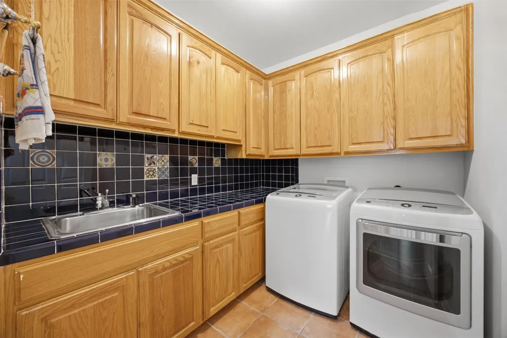 197 Elm Wood Drive Elgin, TX 78621