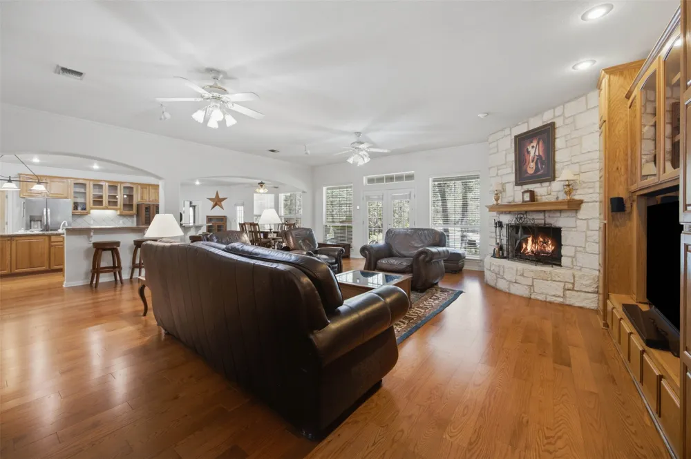 197 Elm Wood Drive Elgin, TX 78621