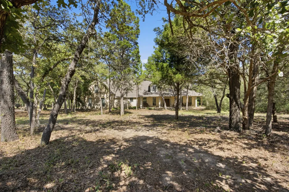 197 Elm Wood Drive Elgin, TX 78621