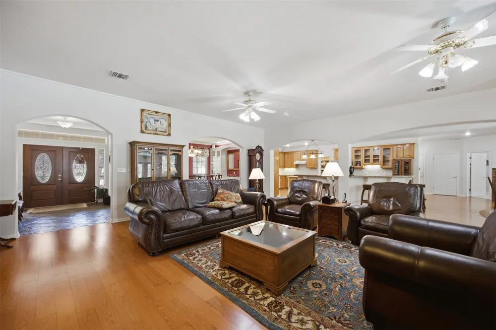 197 Elm Wood Drive Elgin, TX 78621