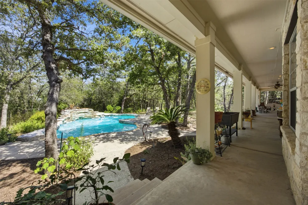197 Elm Wood Drive Elgin, TX 78621