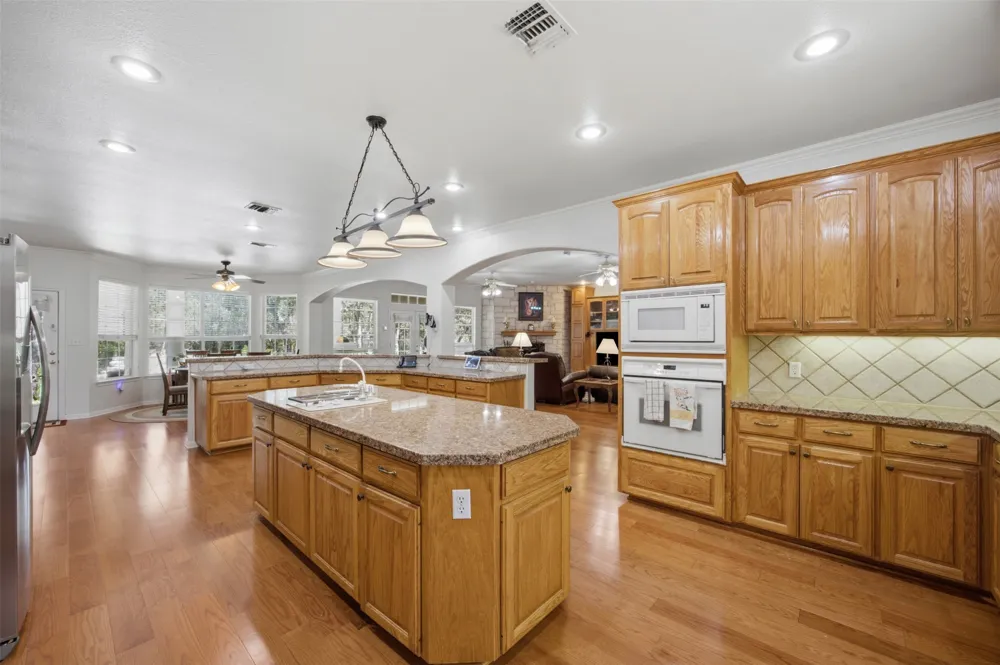 197 Elm Wood Drive Elgin, TX 78621
