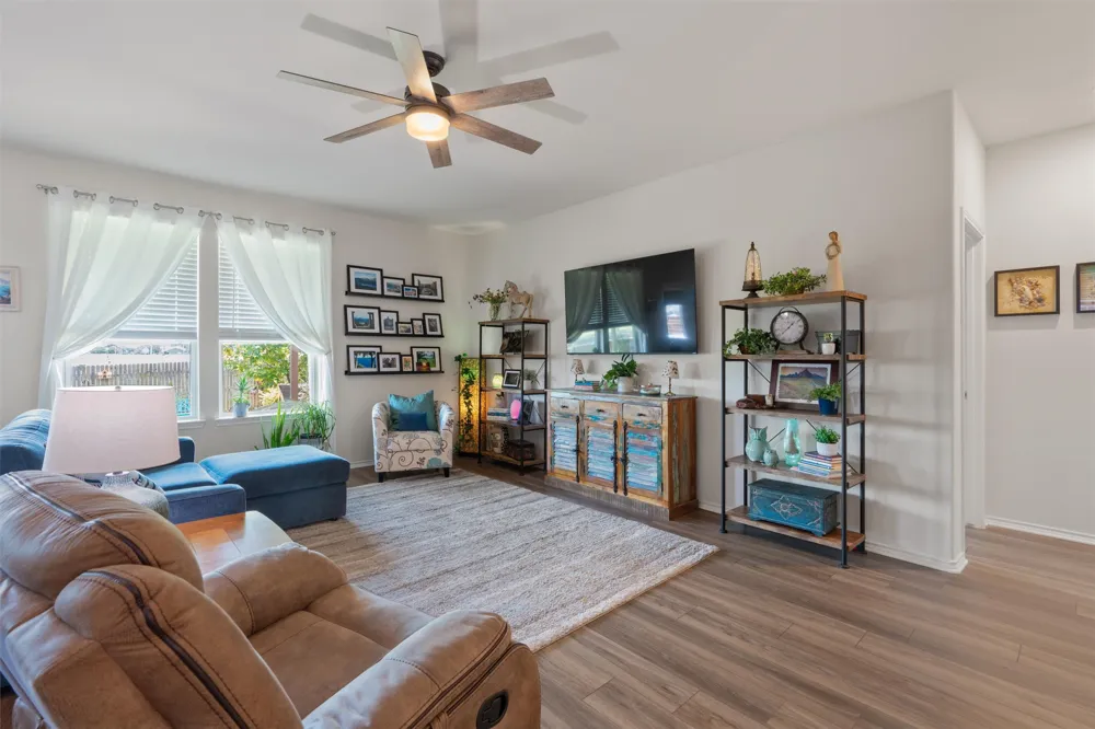 1941 T H Johnson Drive Taylor, TX 76574