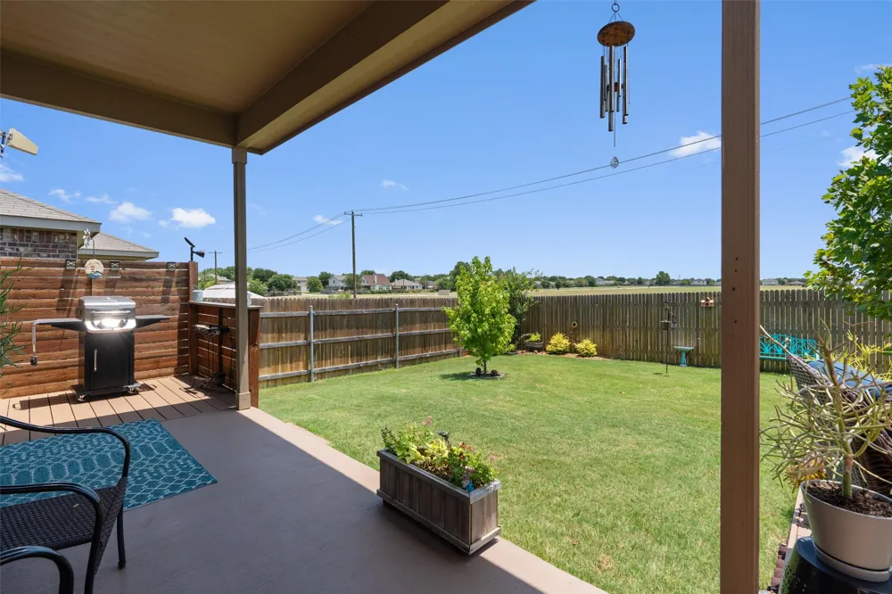 1941 T H Johnson Drive Taylor, TX 76574