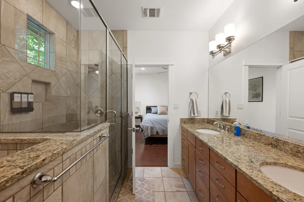2208 Schriber Street #B Austin, TX 78704