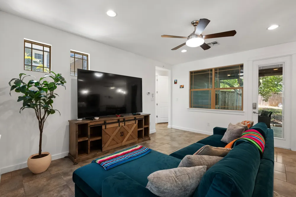 2208 Schriber Street #B Austin, TX 78704