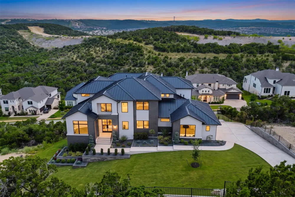 104 High View Trail Lakeway, TX 78738