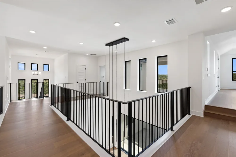 104 High View Trail Lakeway, TX 78738