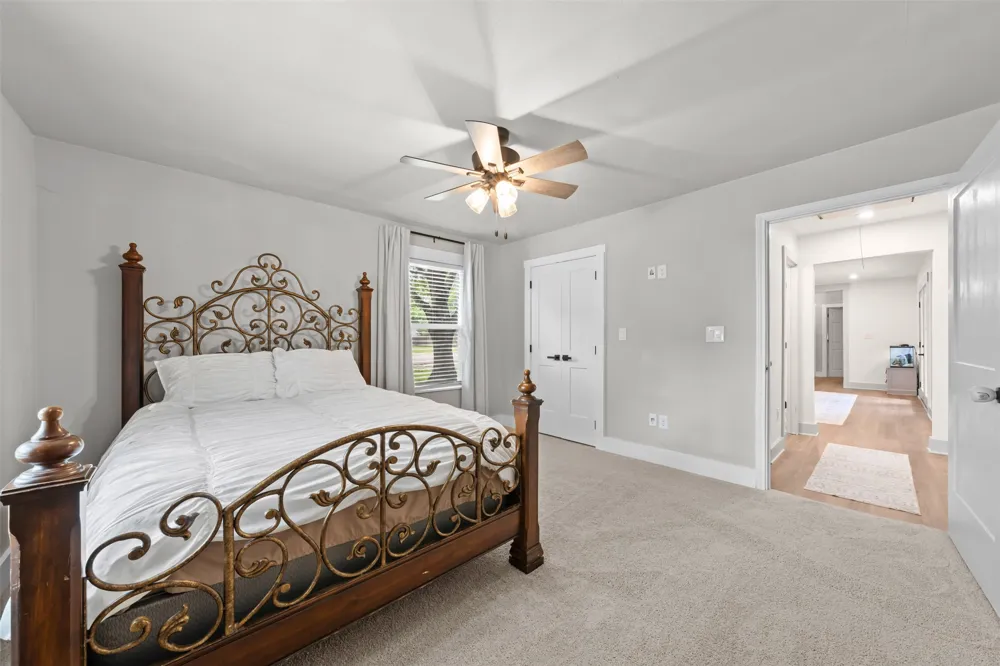 702 E Sandy Lane Little River Academy, TX 76554