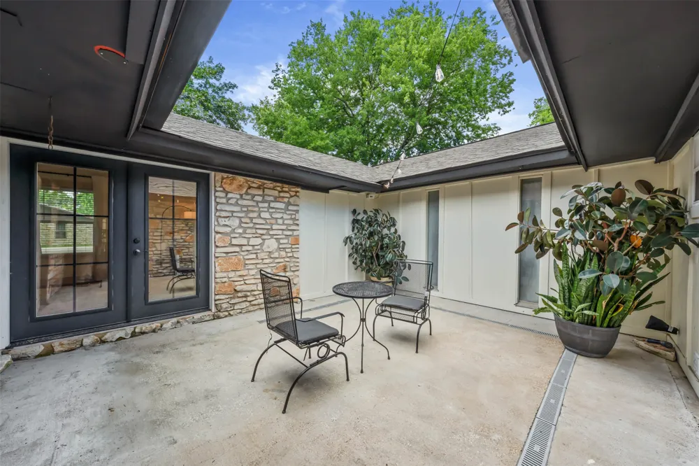 702 E Sandy Lane Little River Academy, TX 76554