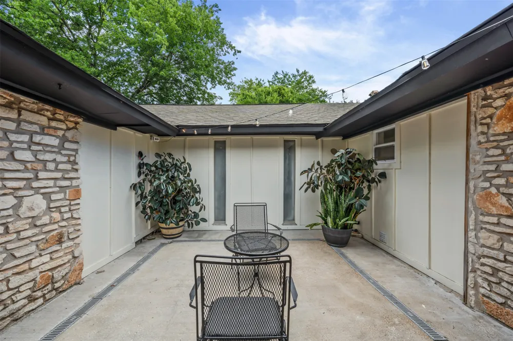 702 E Sandy Lane Little River Academy, TX 76554
