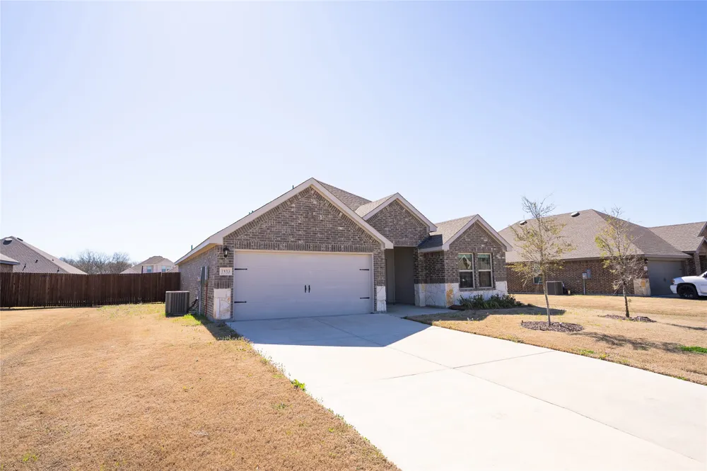 1833 Pecan Valley Drive Kaufman, TX 75142