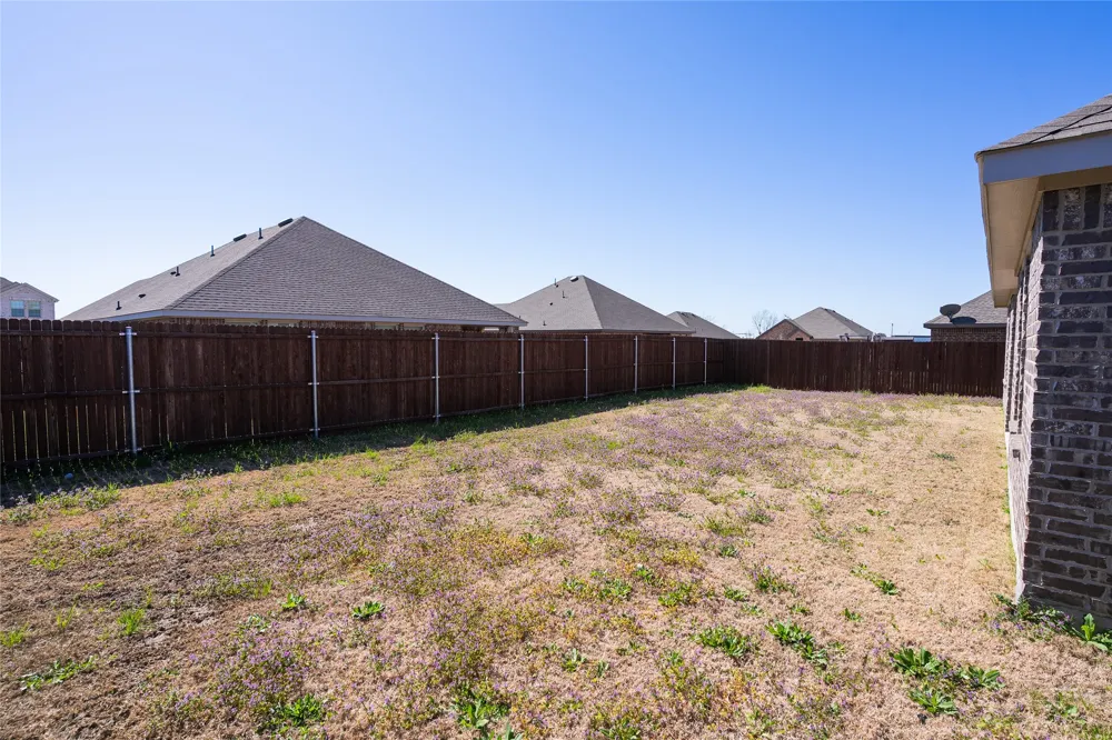 1833 Pecan Valley Drive Kaufman, TX 75142