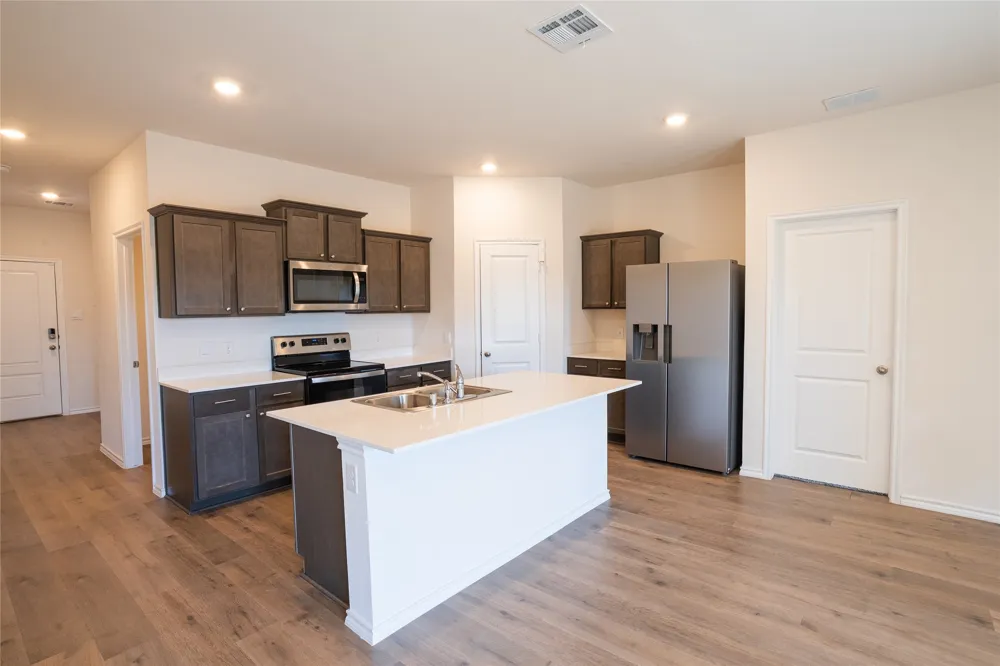 1833 Pecan Valley Drive Kaufman, TX 75142