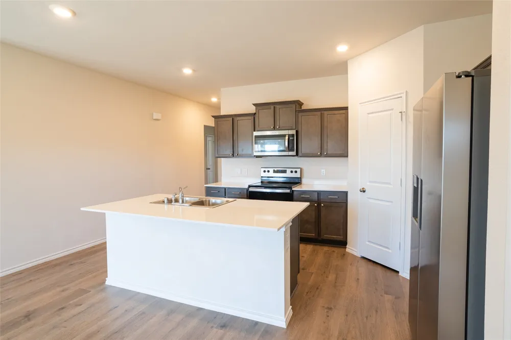 1833 Pecan Valley Drive Kaufman, TX 75142