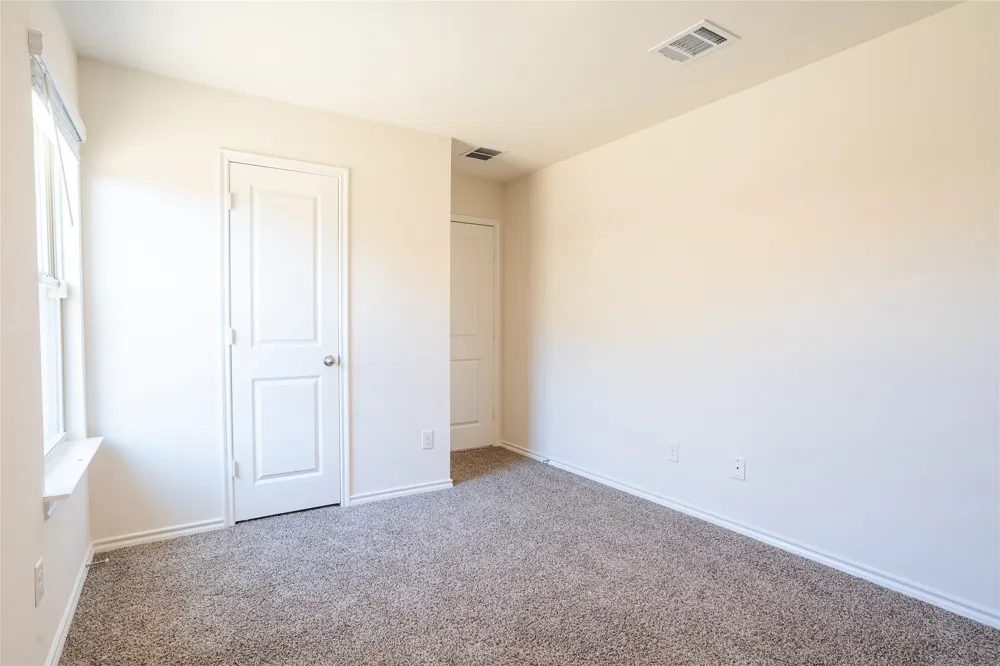 1833 Pecan Valley Drive Kaufman, TX 75142