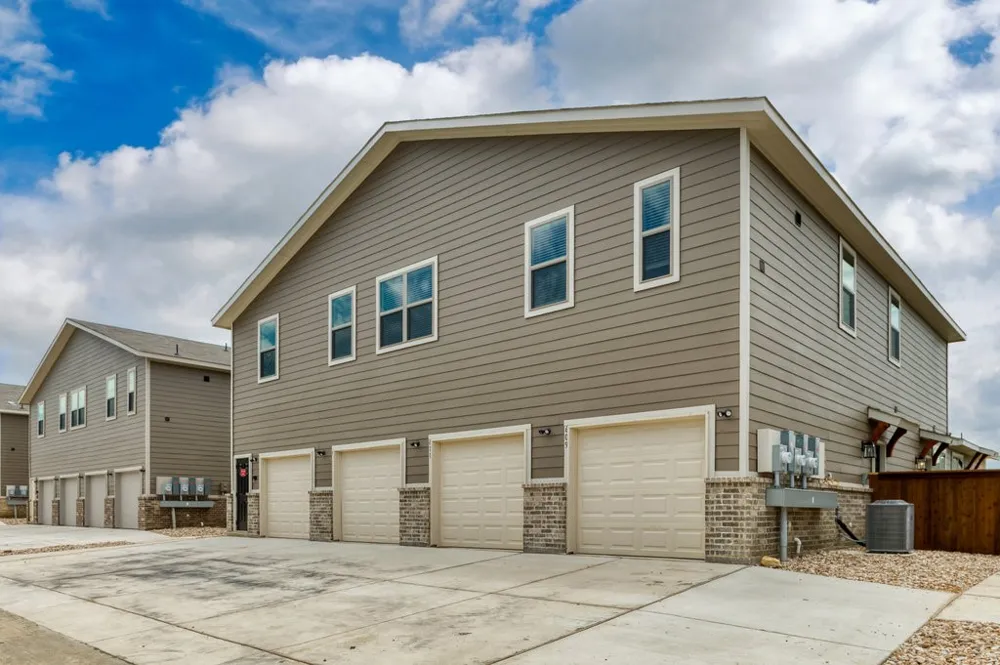 611 Harvest Moon Drive Venus, TX 76084