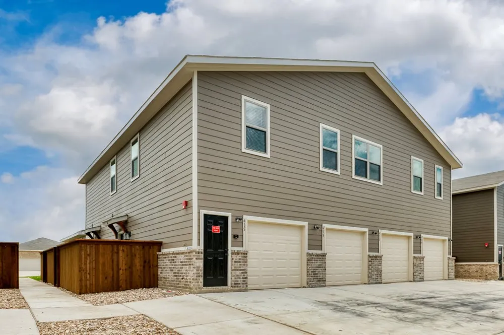 611 Harvest Moon Drive Venus, TX 76084