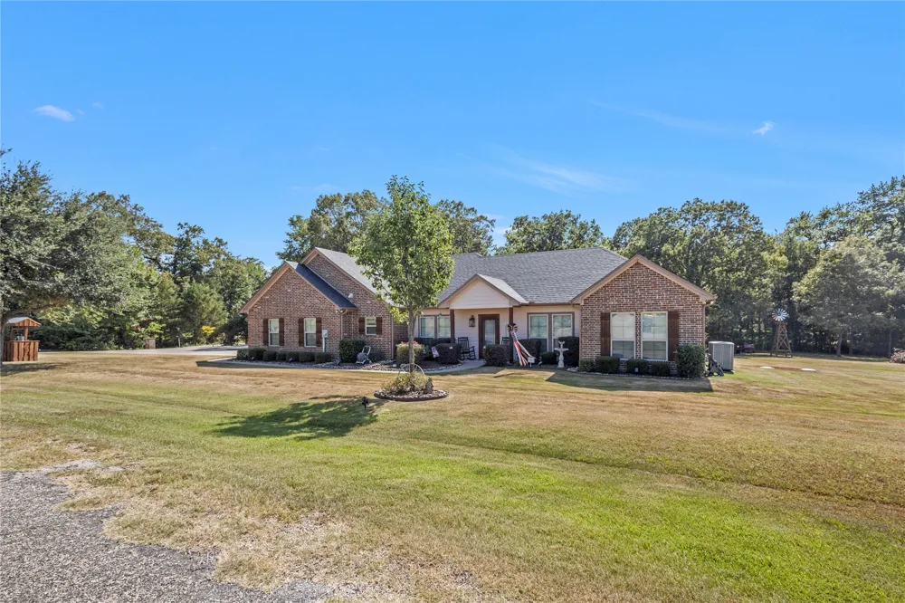 530 Rs County Road 4269 Emory, TX 75440