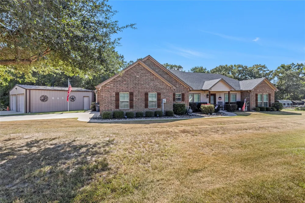 530 Rs County Road 4269 Emory, TX 75440