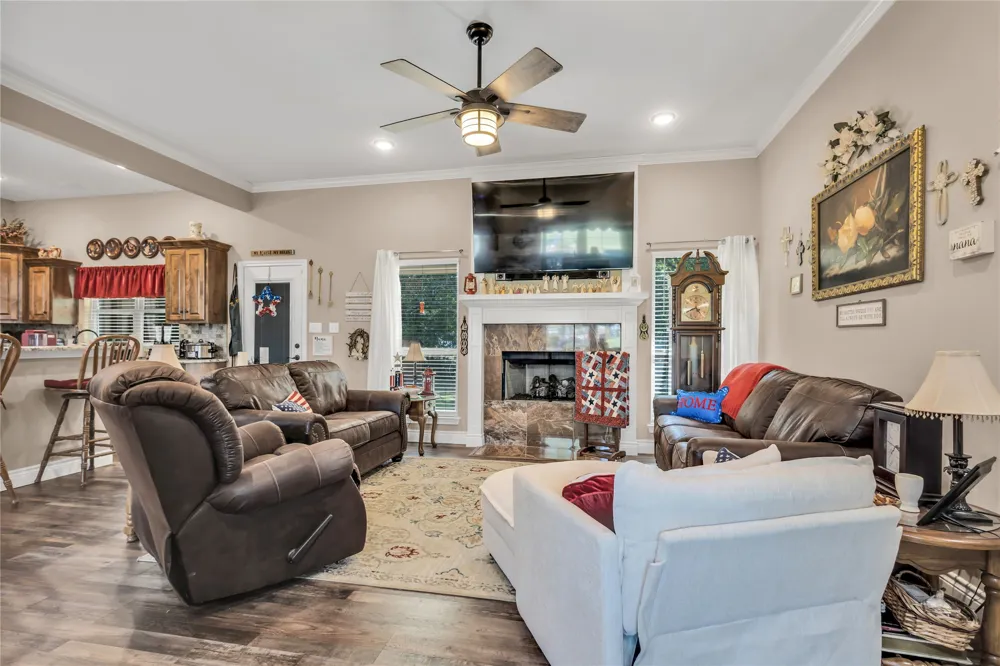530 Rs County Road 4269 Emory, TX 75440