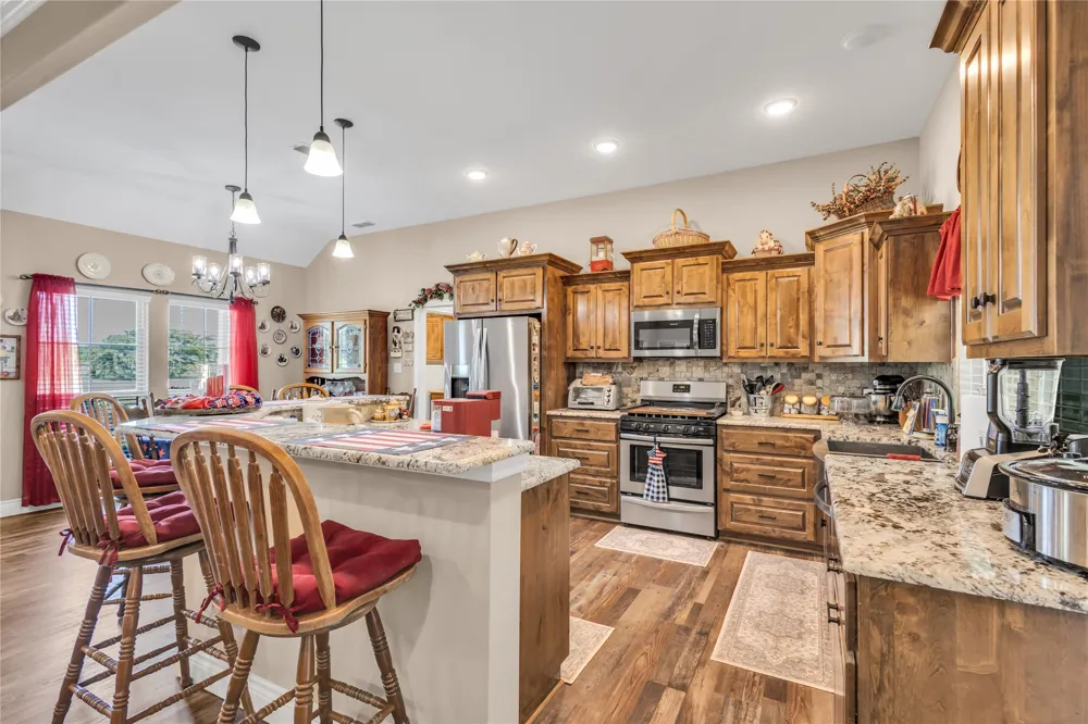530 Rs County Road 4269 Emory, TX 75440