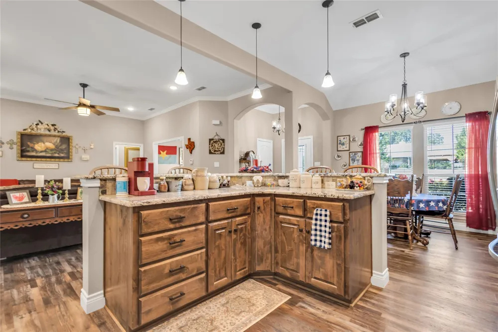 530 Rs County Road 4269 Emory, TX 75440