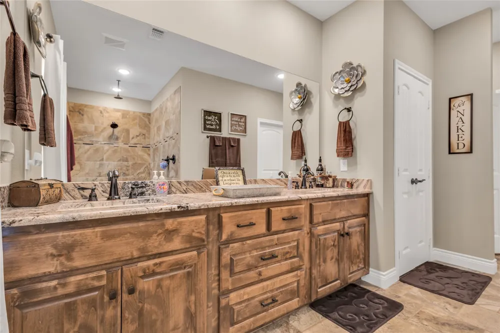 530 Rs County Road 4269 Emory, TX 75440