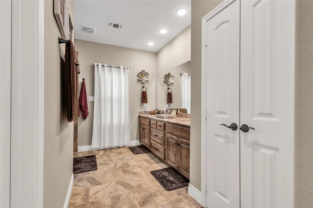 530 Rs County Road 4269 Emory, TX 75440