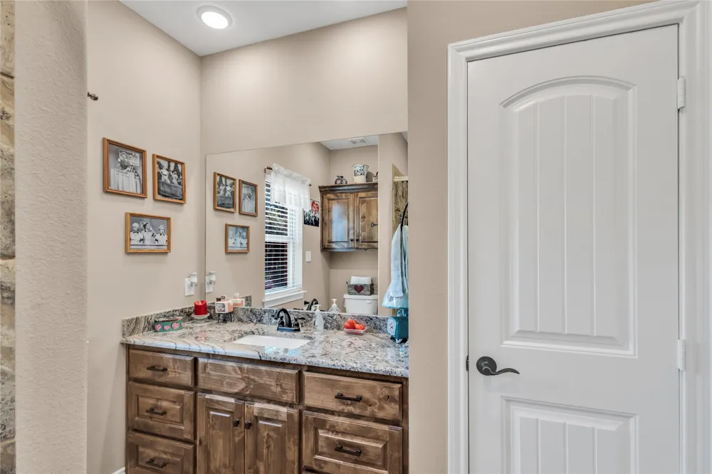530 Rs County Road 4269 Emory, TX 75440