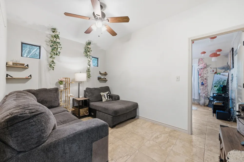 104 Cowal Drive Spicewood, TX 78669