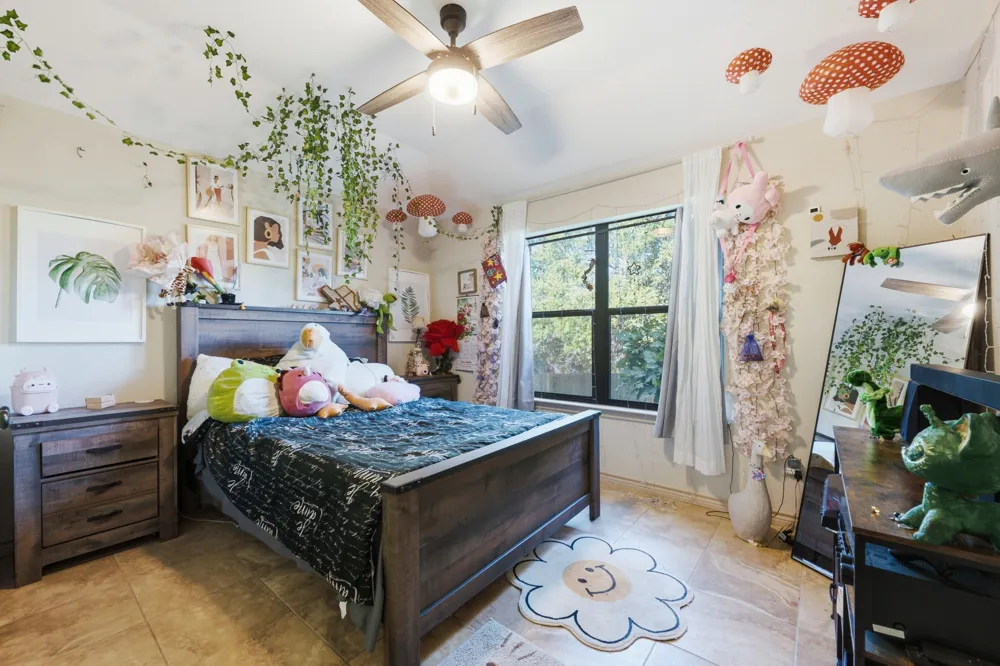 104 Cowal Drive Spicewood, TX 78669
