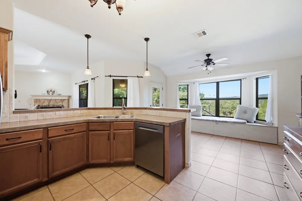 104 Cowal Drive Spicewood, TX 78669
