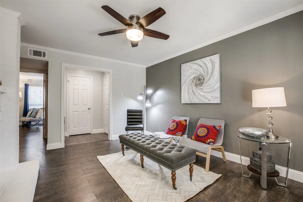 16301 Ledgemont Lane #202 Addison, TX 75001