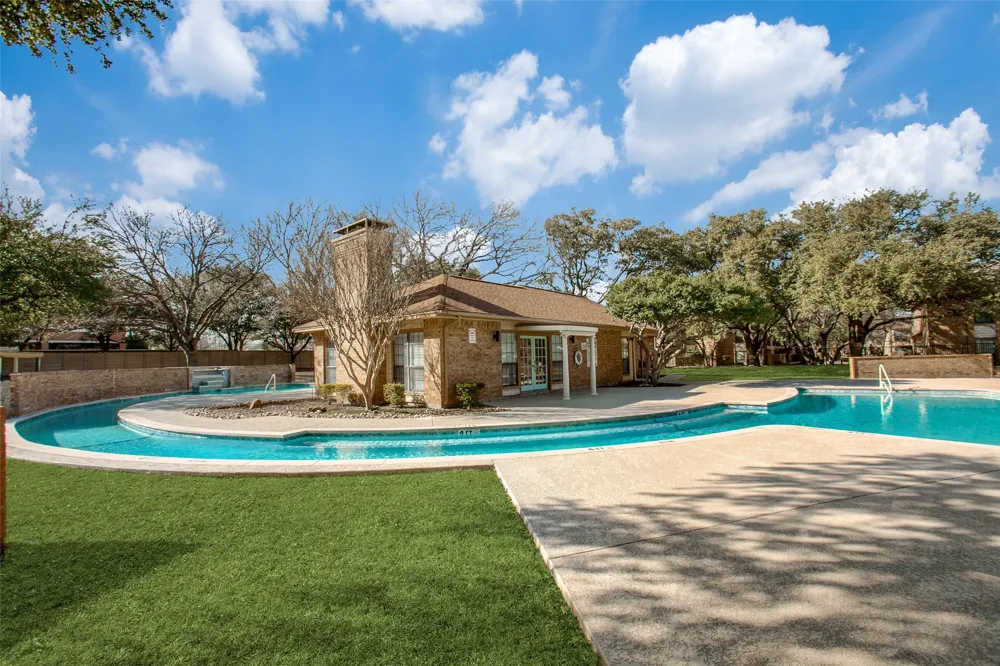 16301 Ledgemont Lane #202 Addison, TX 75001