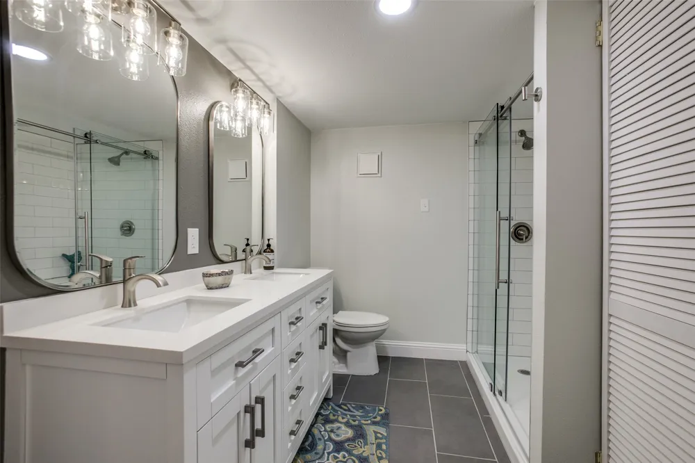 16301 Ledgemont Lane #202 Addison, TX 75001